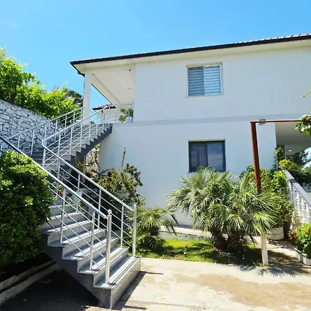 Vila Selimi House