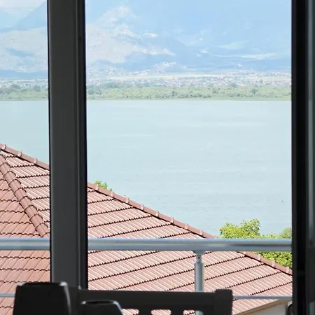 Selimi House *